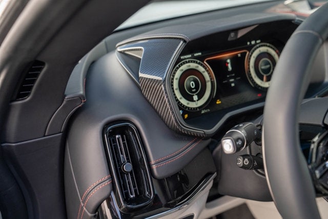 2025 Aston Martin DBX 707