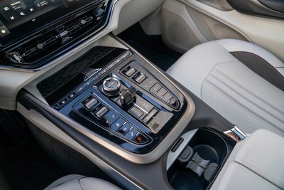 2025 Aston Martin DBX 707