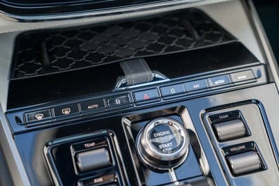 2025 Aston Martin DBX 707