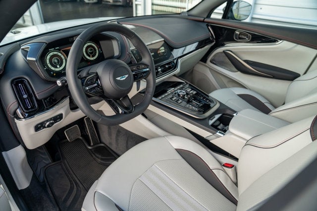 2025 Aston Martin DBX 707