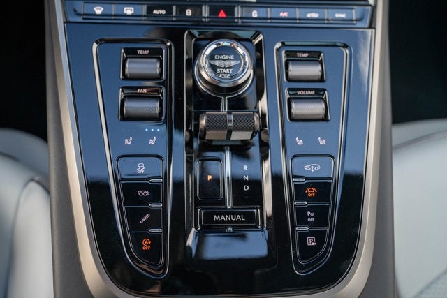 2025 Aston Martin DBX 707