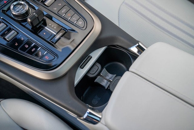 2025 Aston Martin DBX 707