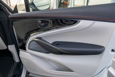 2025 Aston Martin DBX 707