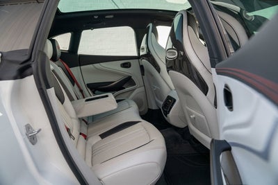 2025 Aston Martin DBX 707