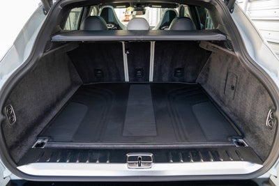 2025 Aston Martin DBX 707