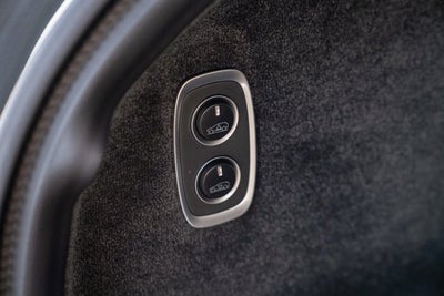 2025 Aston Martin DBX 707