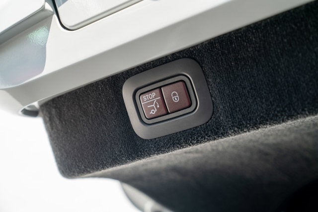 2025 Aston Martin DBX 707