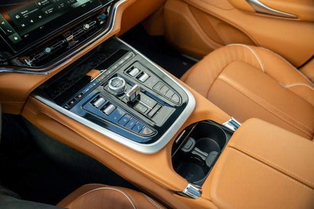 2025 Aston Martin DBX 707