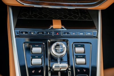 2025 Aston Martin DBX 707