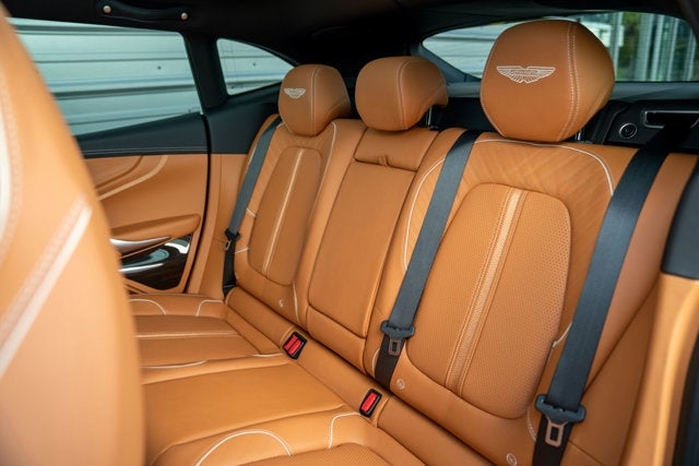 2025 Aston Martin DBX 707