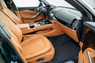 2025 Aston Martin DBX 707