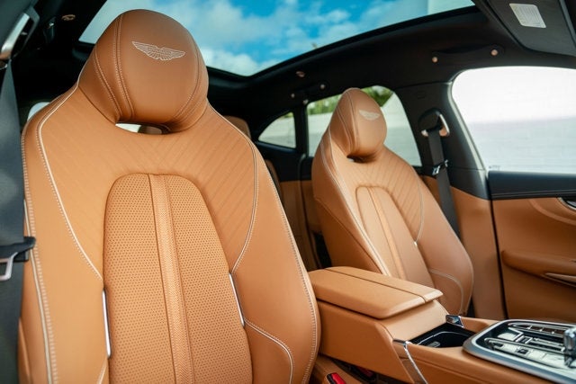 2025 Aston Martin DBX 707