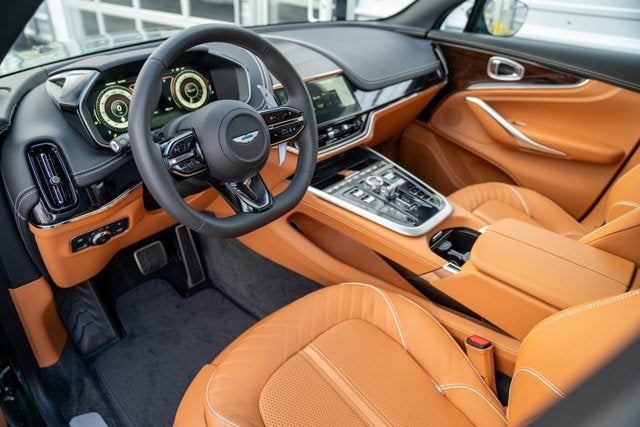 2025 Aston Martin DBX 707