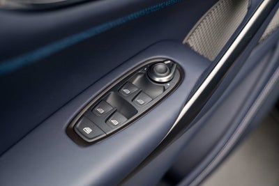 2025 Aston Martin DBX 707