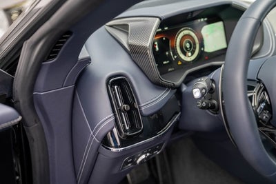 2025 Aston Martin DBX 707