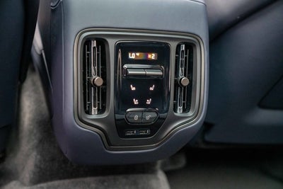 2025 Aston Martin DBX 707