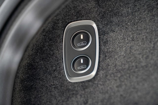 2025 Aston Martin DBX 707