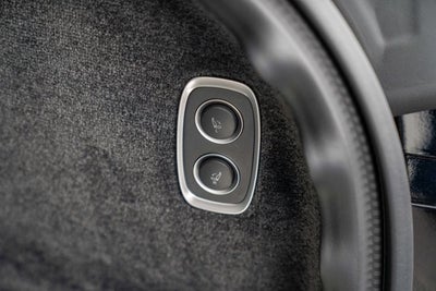 2025 Aston Martin DBX 707