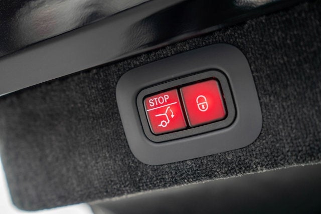 2025 Aston Martin DBX 707