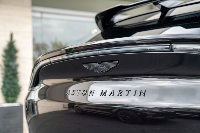 2025 Aston Martin DBX 707