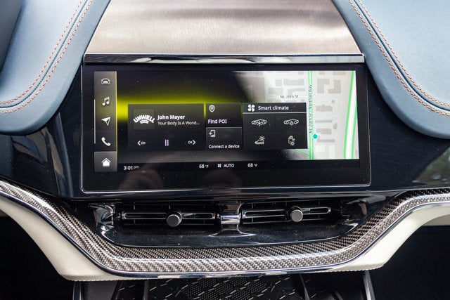 2025 Aston Martin DBX 707