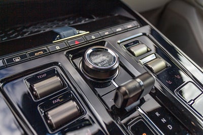 2025 Aston Martin DBX 707