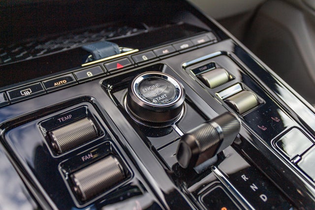 2025 Aston Martin DBX 707