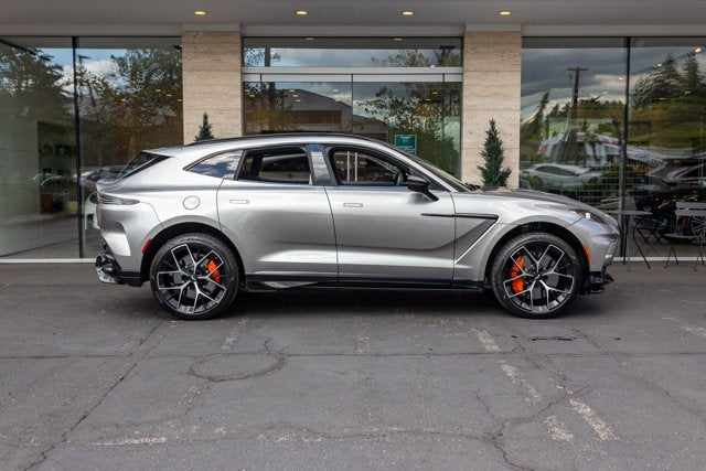 2025 Aston Martin DBX 707