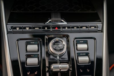 2025 Aston Martin DBX 707