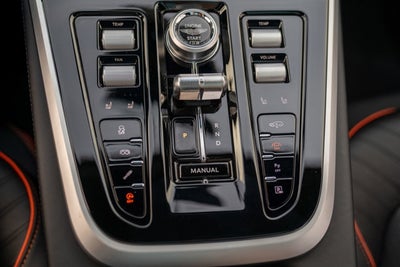 2025 Aston Martin DBX 707