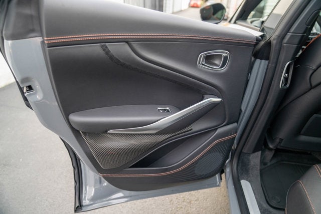 2025 Aston Martin DBX 707