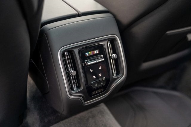 2025 Aston Martin DBX 707