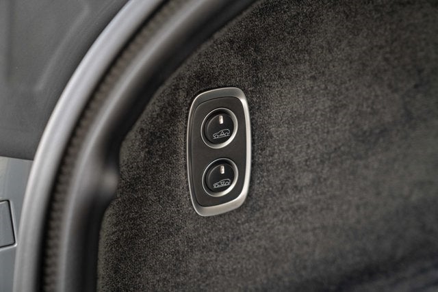 2025 Aston Martin DBX 707