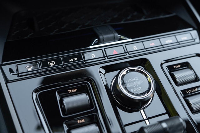 2025 Aston Martin DBX 707