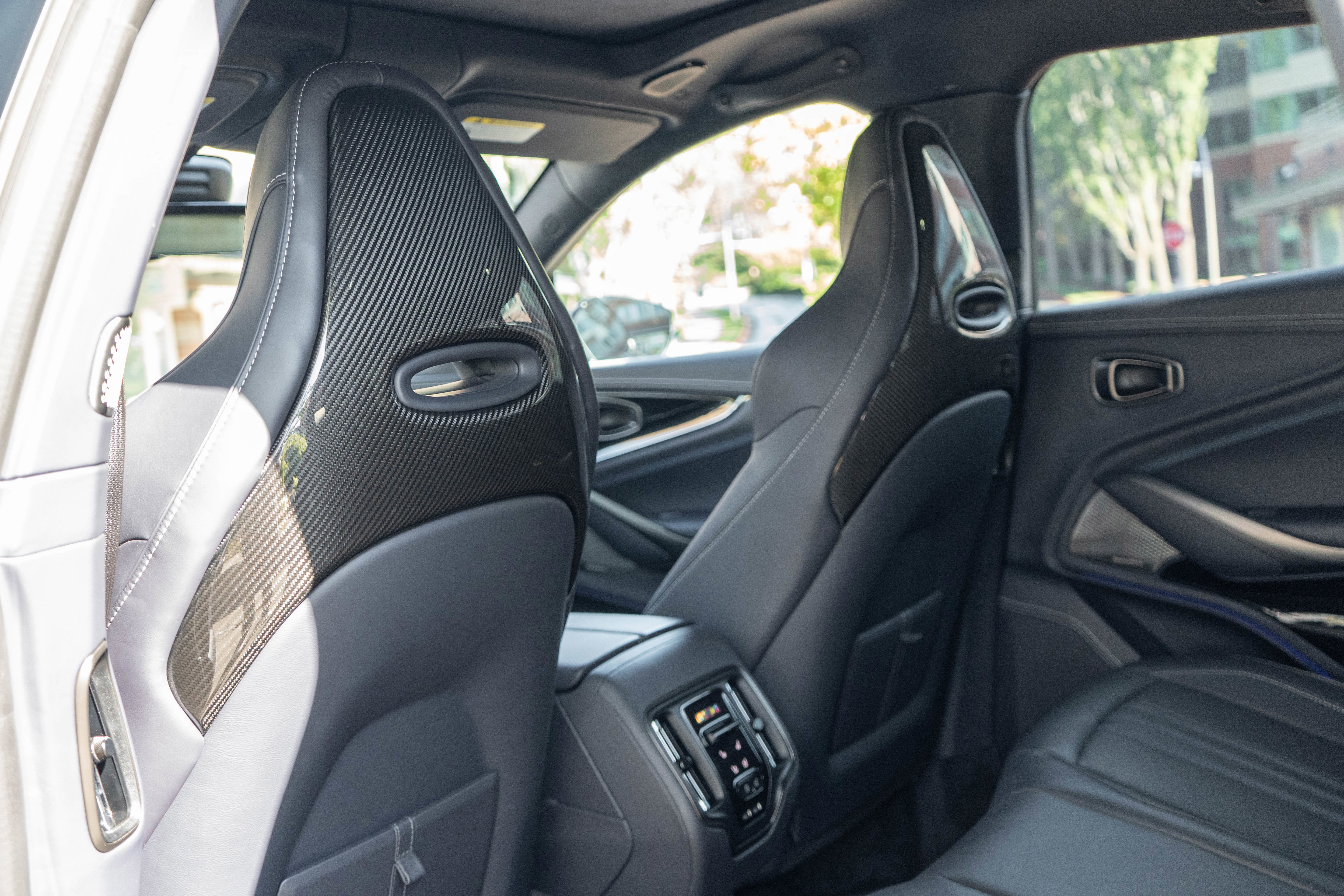 2025 Aston Martin DBX 707