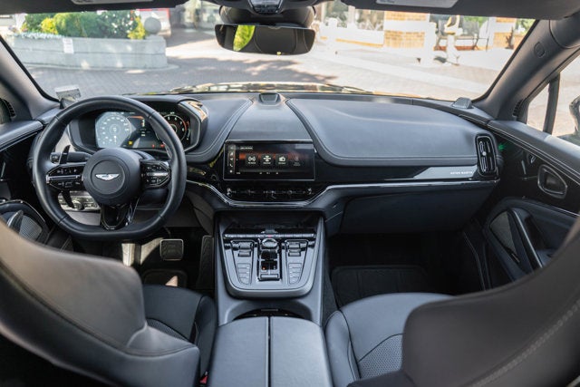 2025 Aston Martin DBX 707