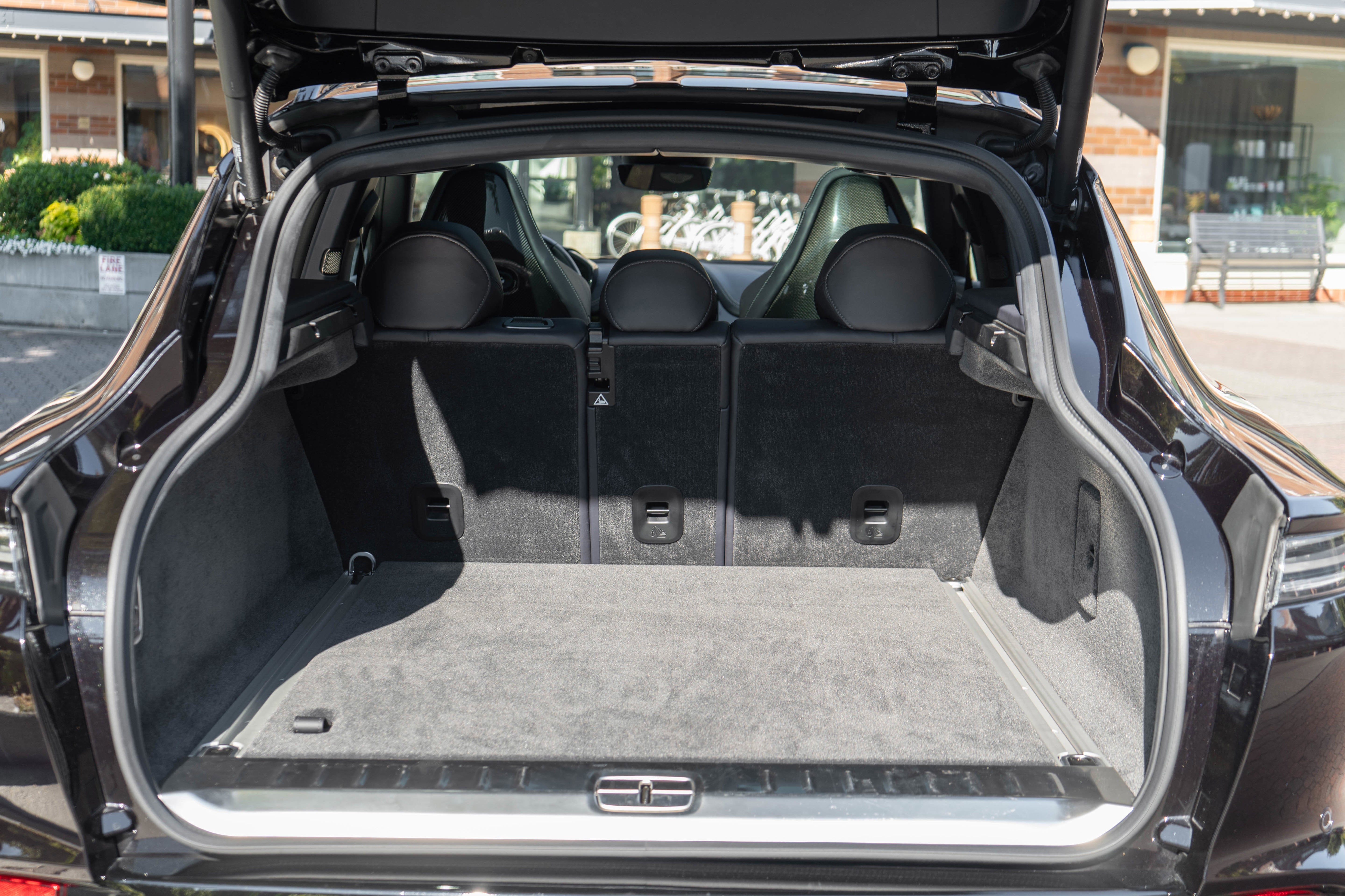 2025 Aston Martin DBX 707