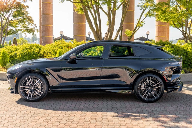 2025 Aston Martin DBX 707