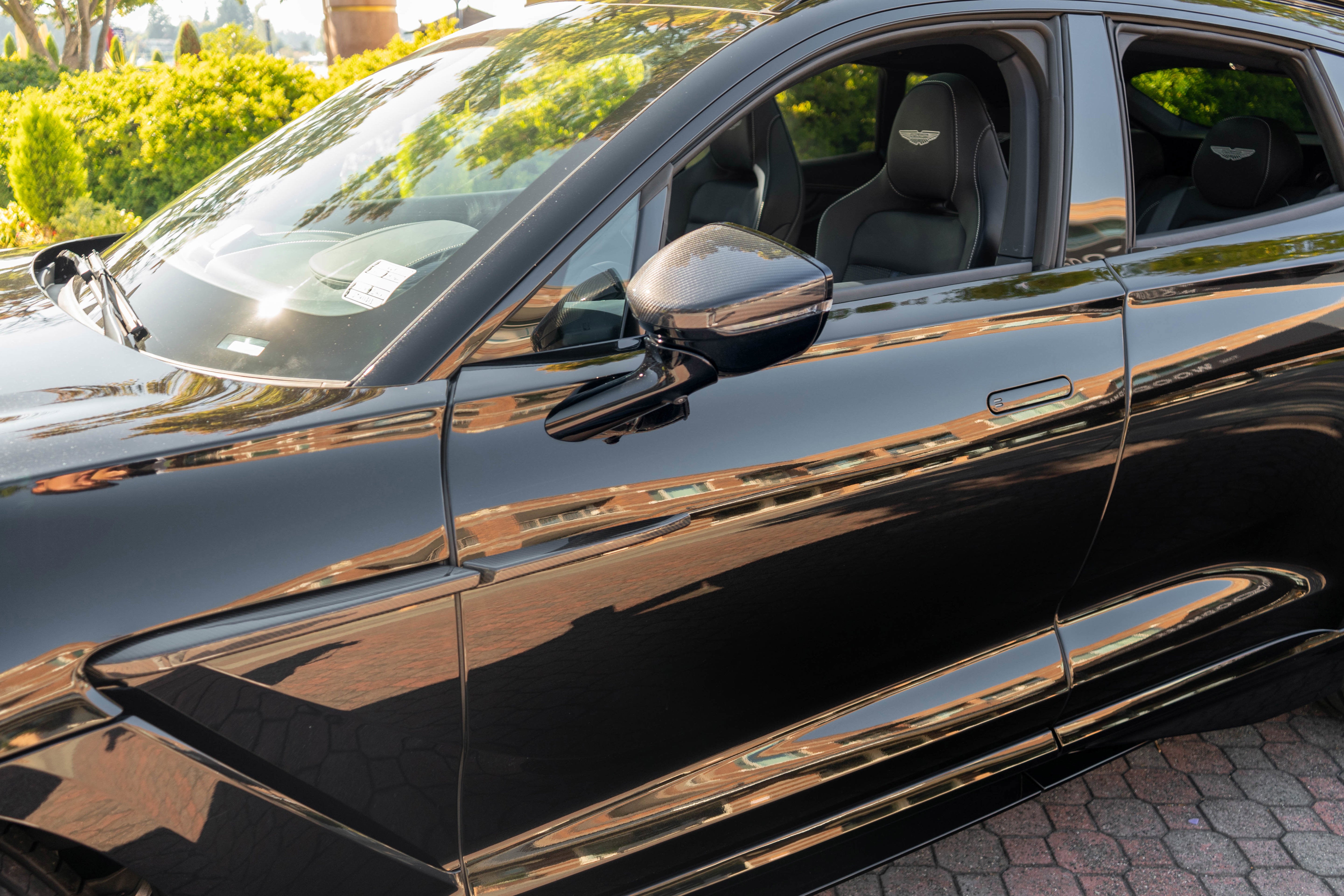 2025 Aston Martin DBX 707