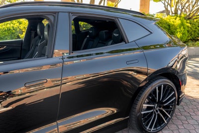 2025 Aston Martin DBX 707