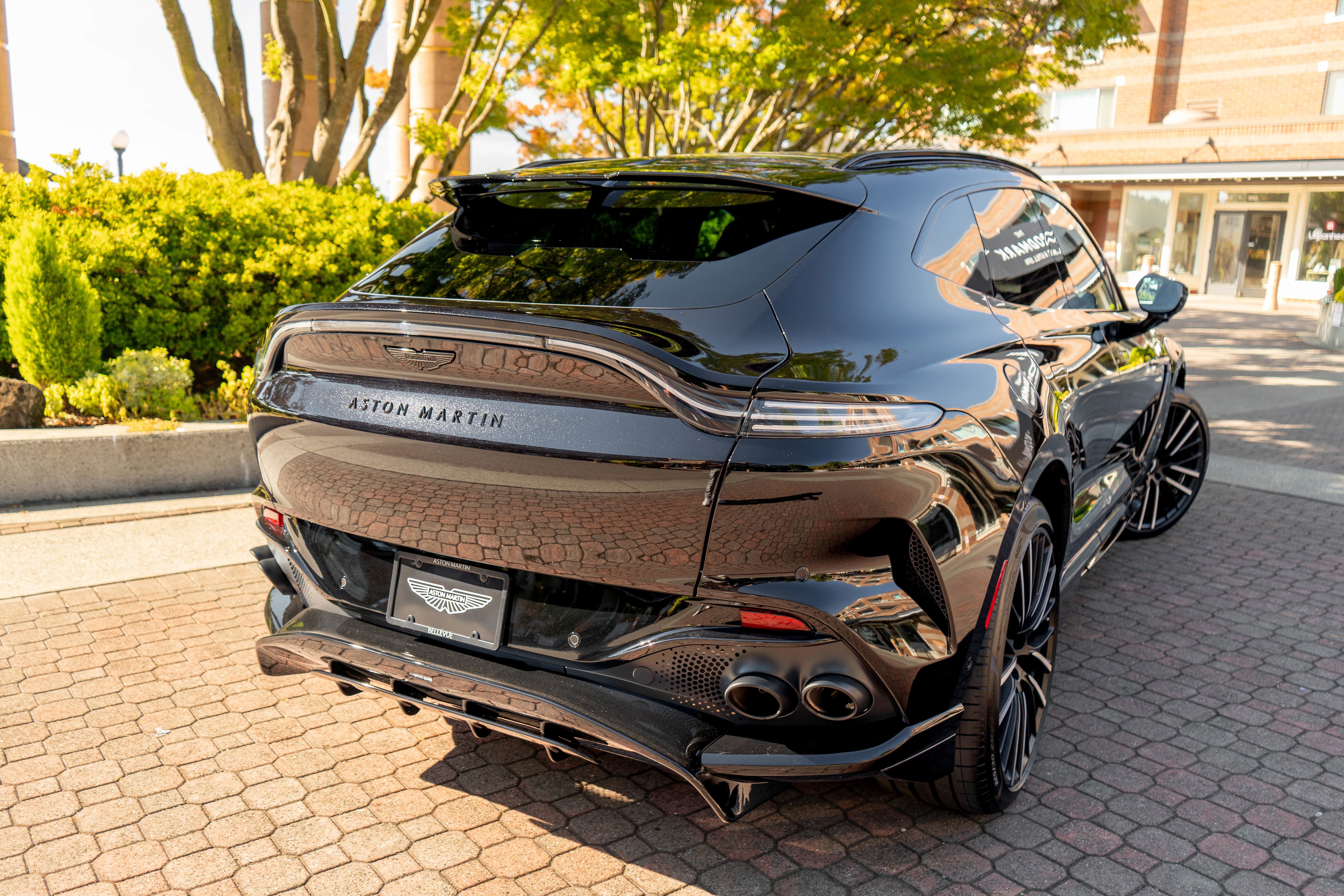 2025 Aston Martin DBX 707