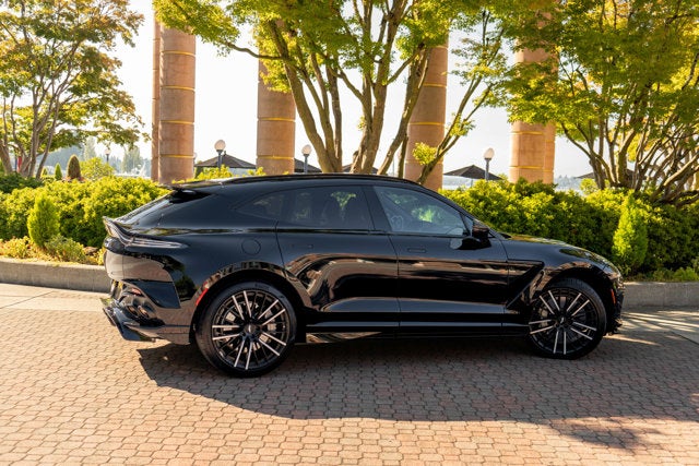 2025 Aston Martin DBX 707