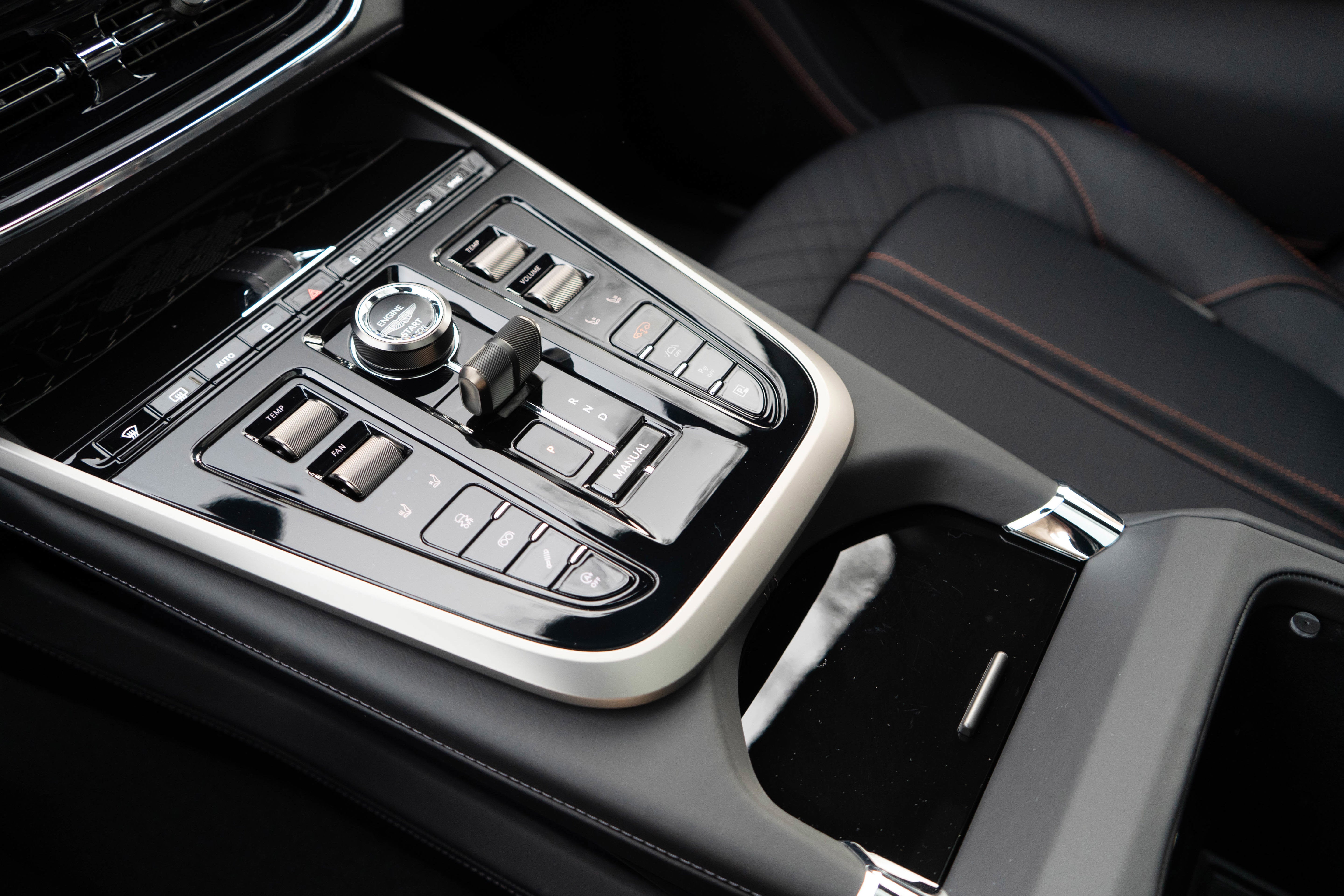 2026 Aston Martin DBX 707