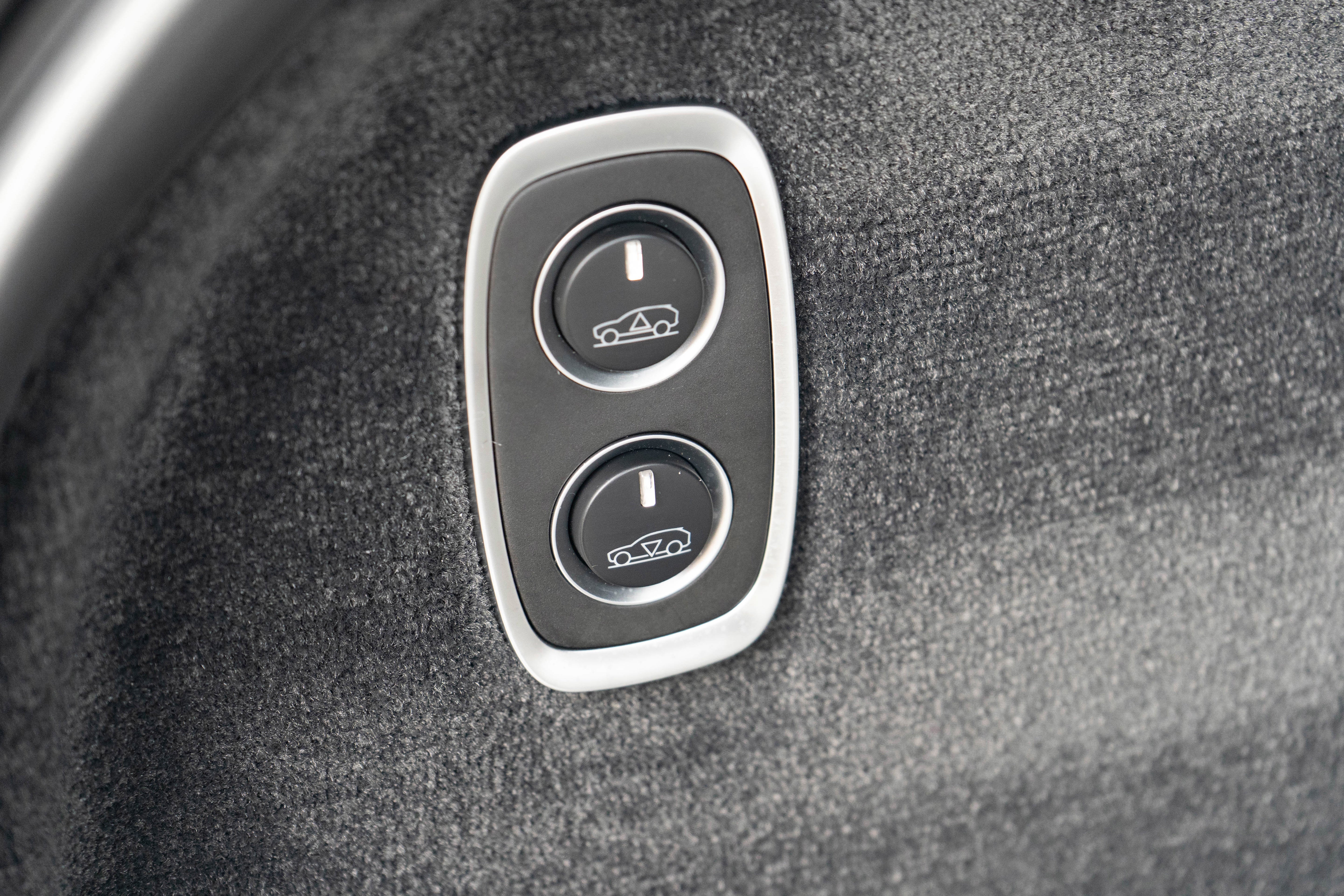 2026 Aston Martin DBX 707