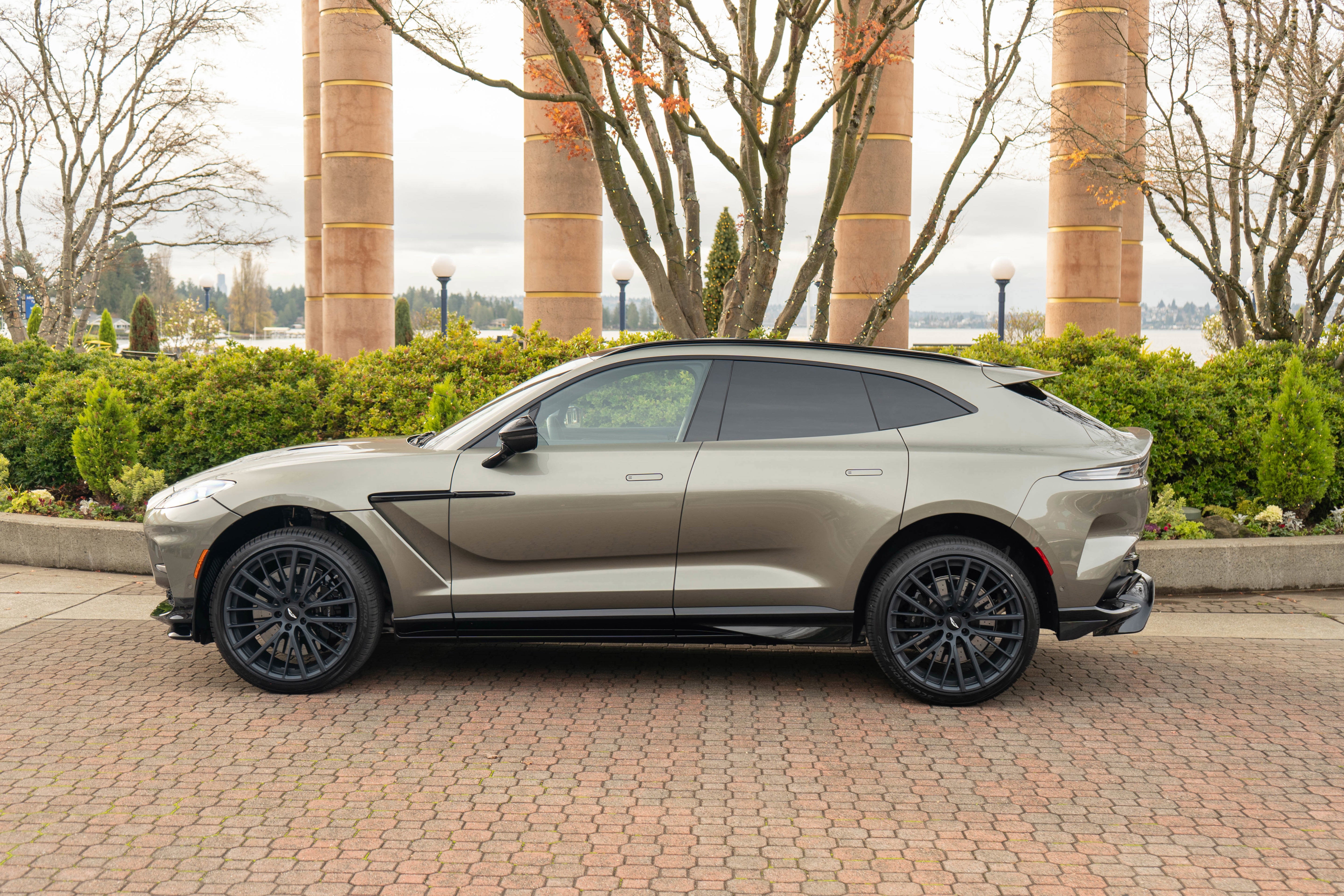 2026 Aston Martin DBX 707