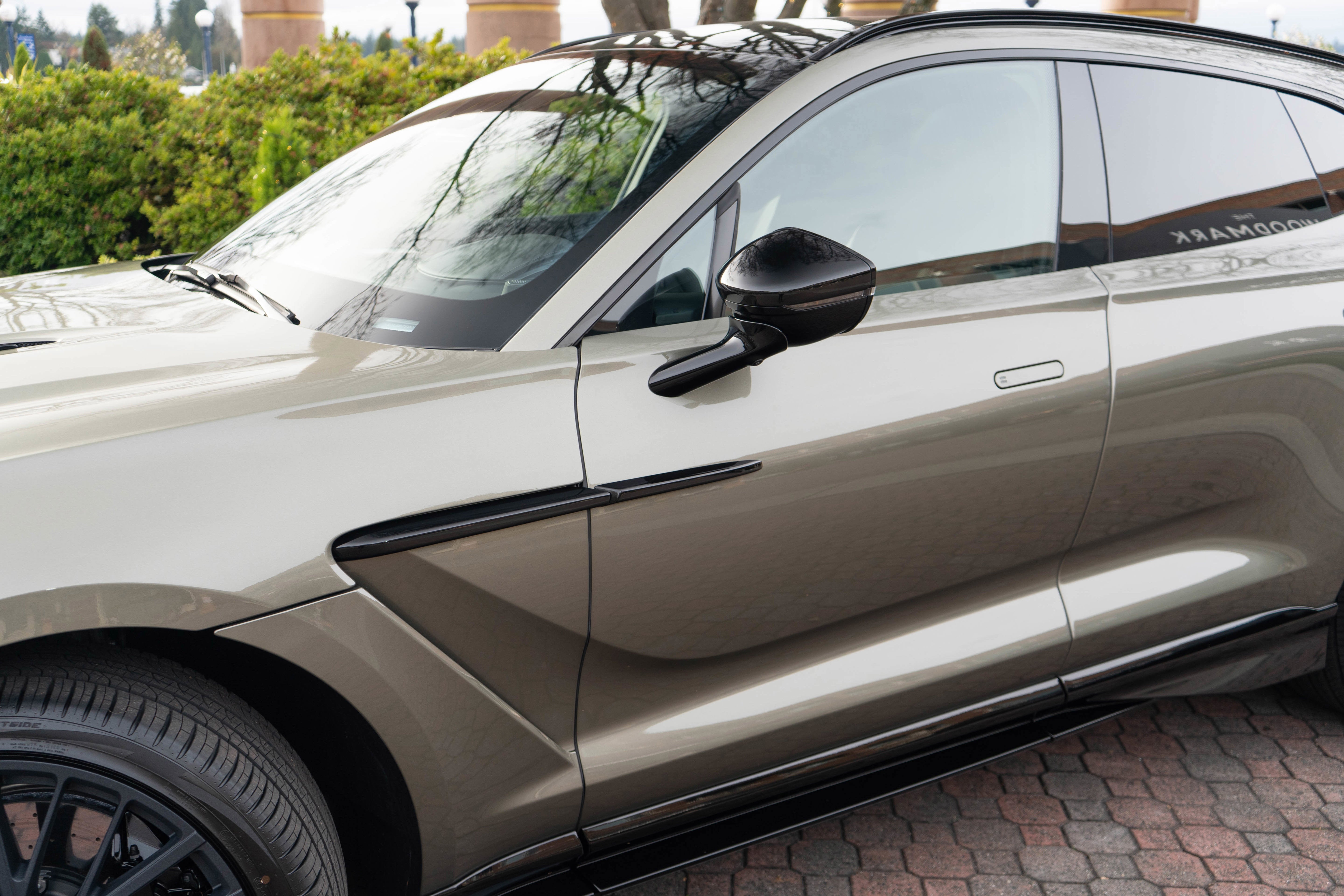 2026 Aston Martin DBX 707