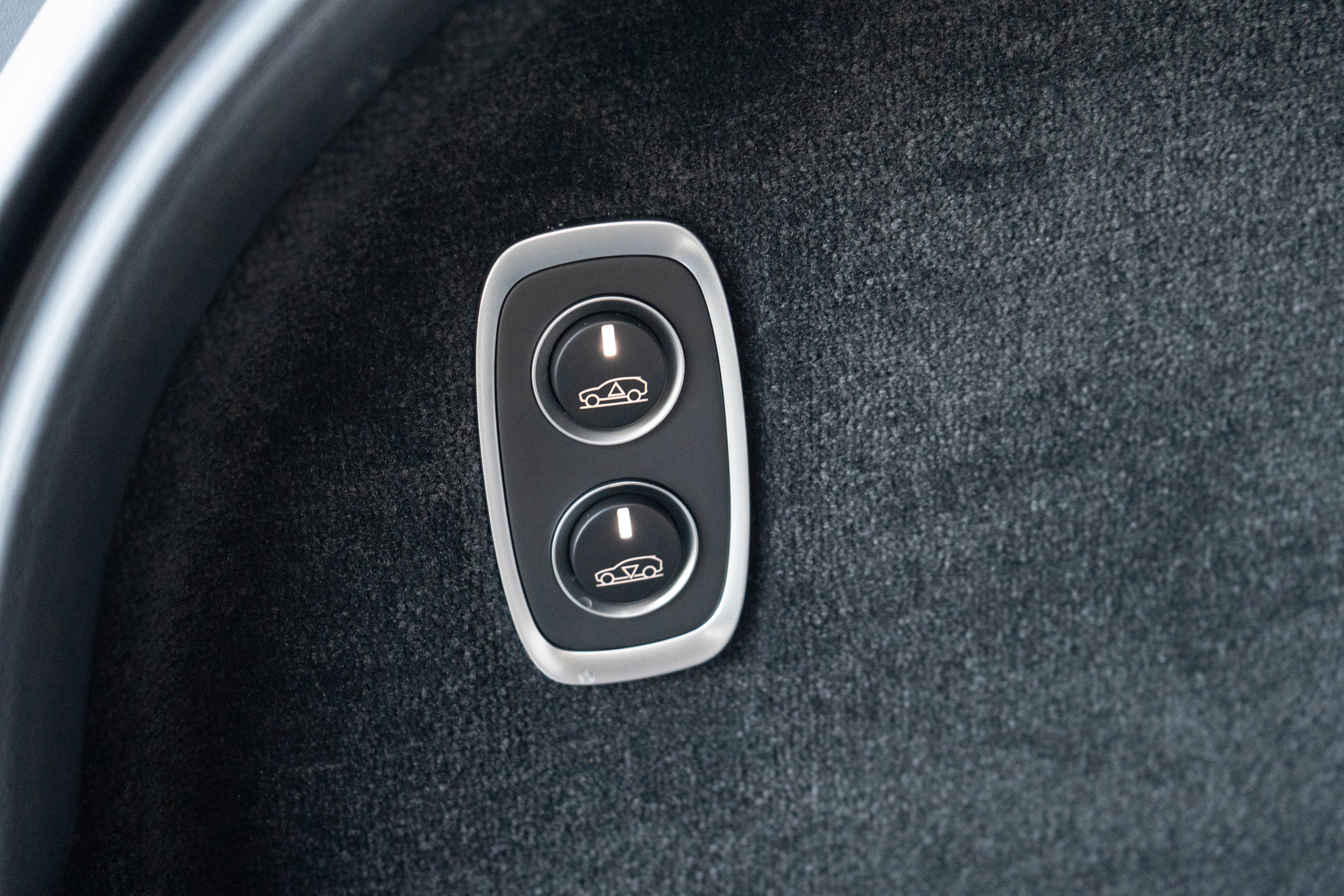 2026 Aston Martin DBX S