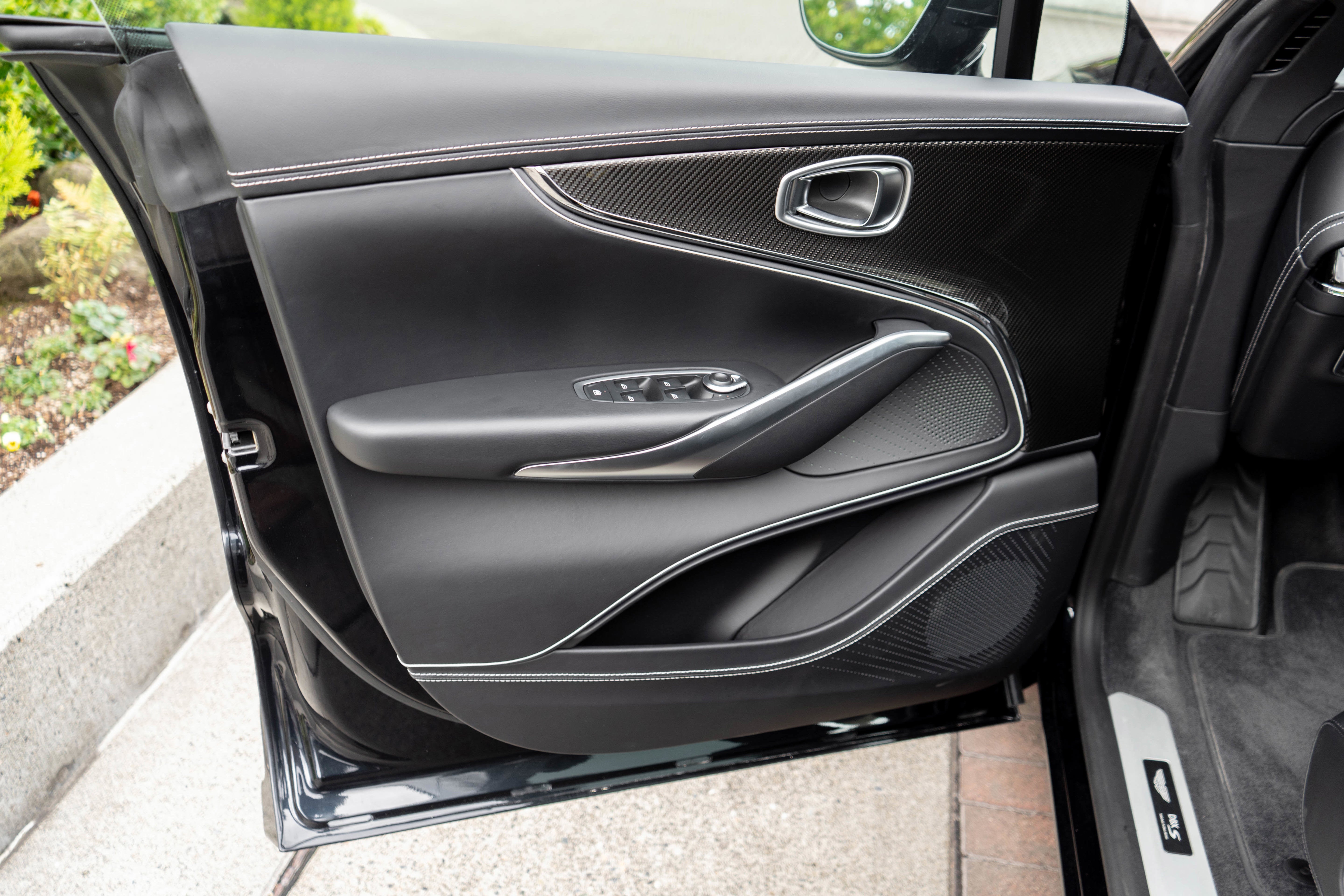 2026 Aston Martin DBX S