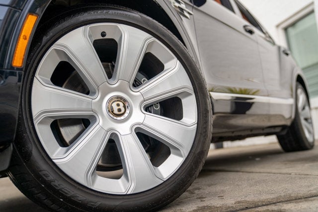 2019 Bentley Bentayga V8 Centenary Specification