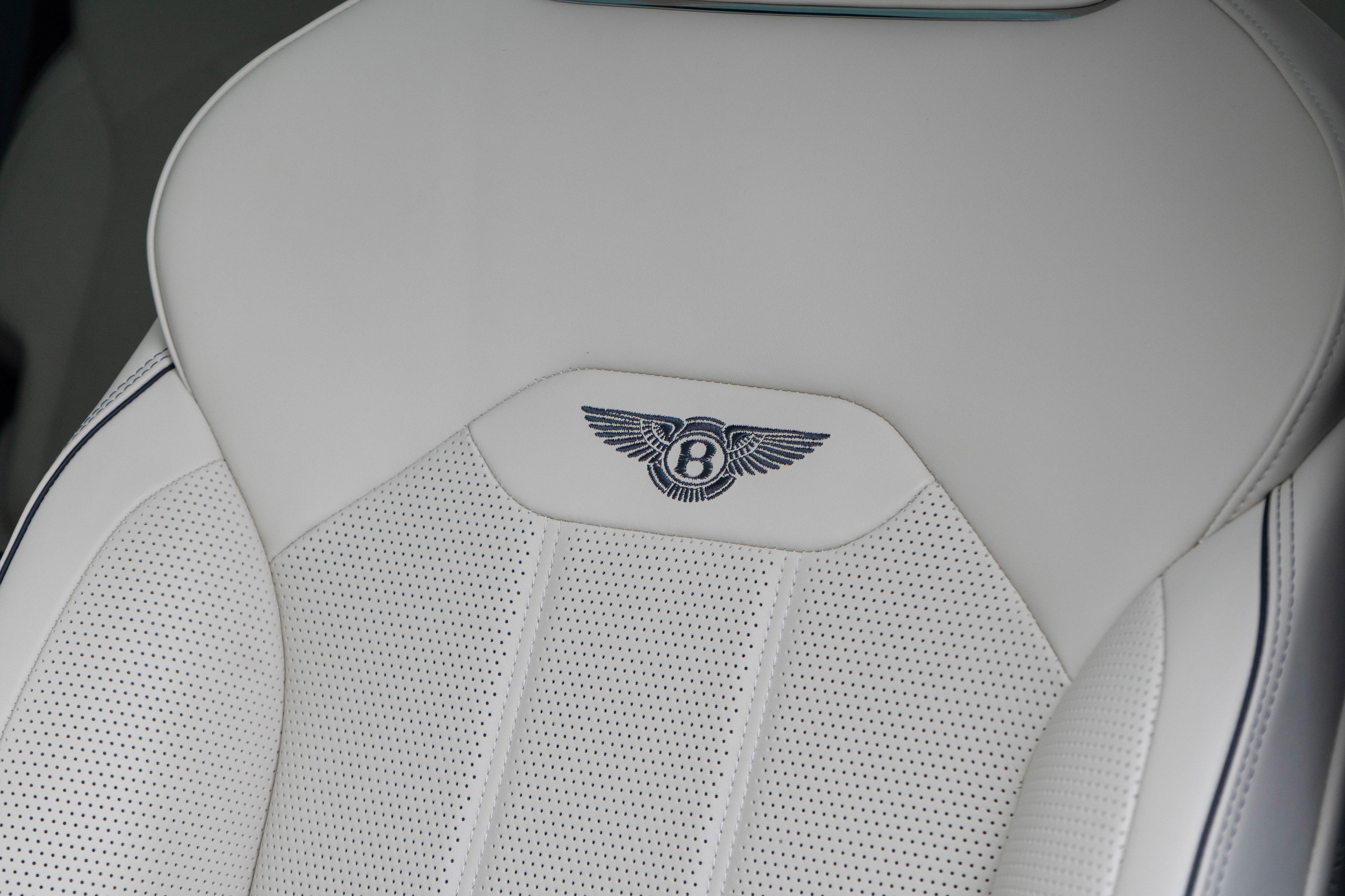 2023 Bentley Bentayga V8